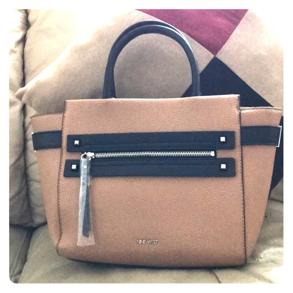 Nine West crossbody (make me an offer!)